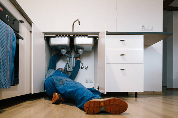 Professional Leak Detection technician working in Holualoa, HI